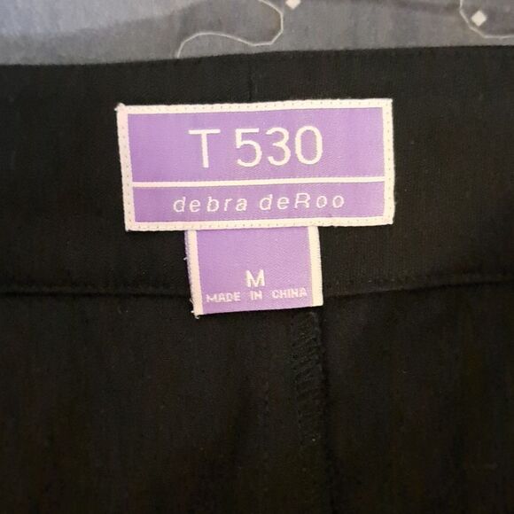 T530 by Debra deRoo Black cropped pants size medium - Picture 3 of 5